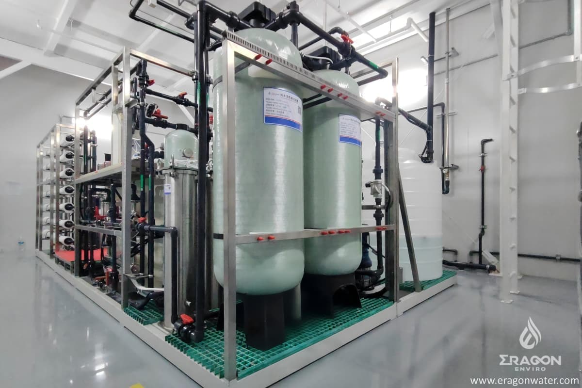 Suporte para fornecimento e inicialização de sistemas UPW de semicondutores